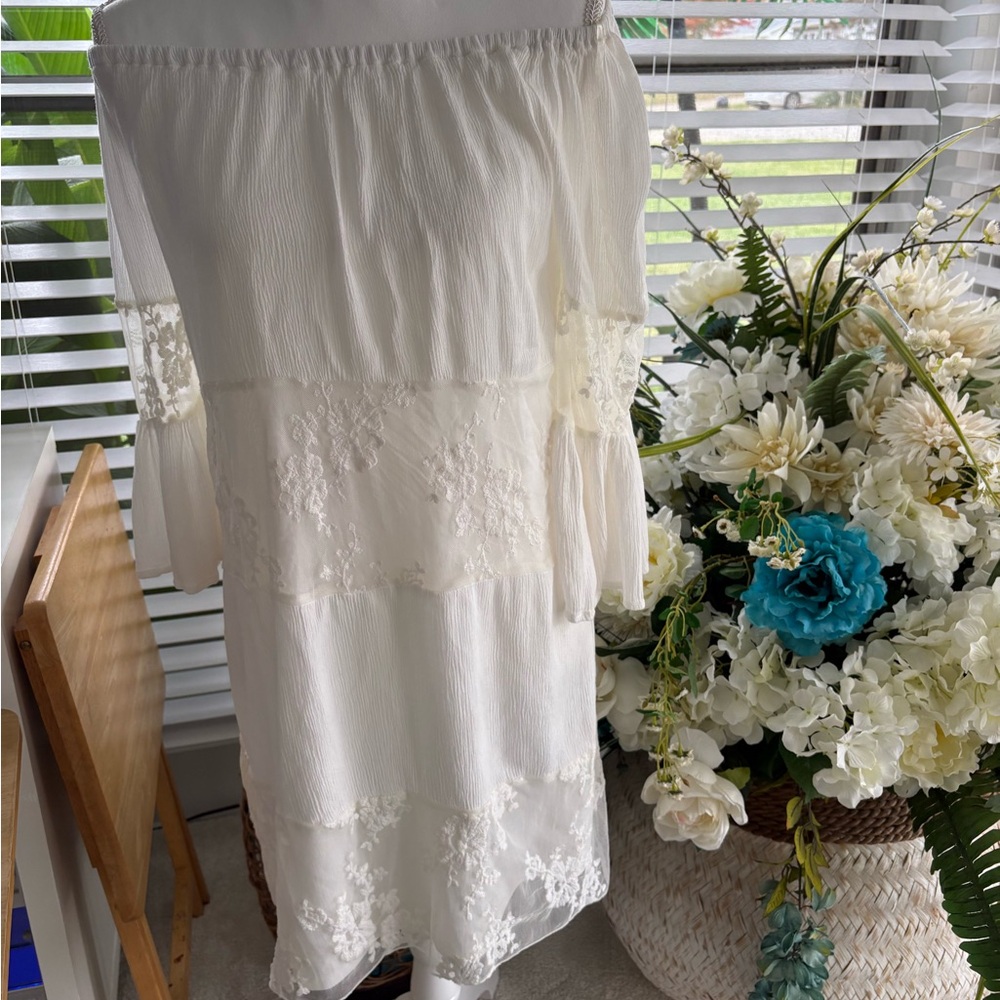 Elegant Off-Shoulder White Lace Dress